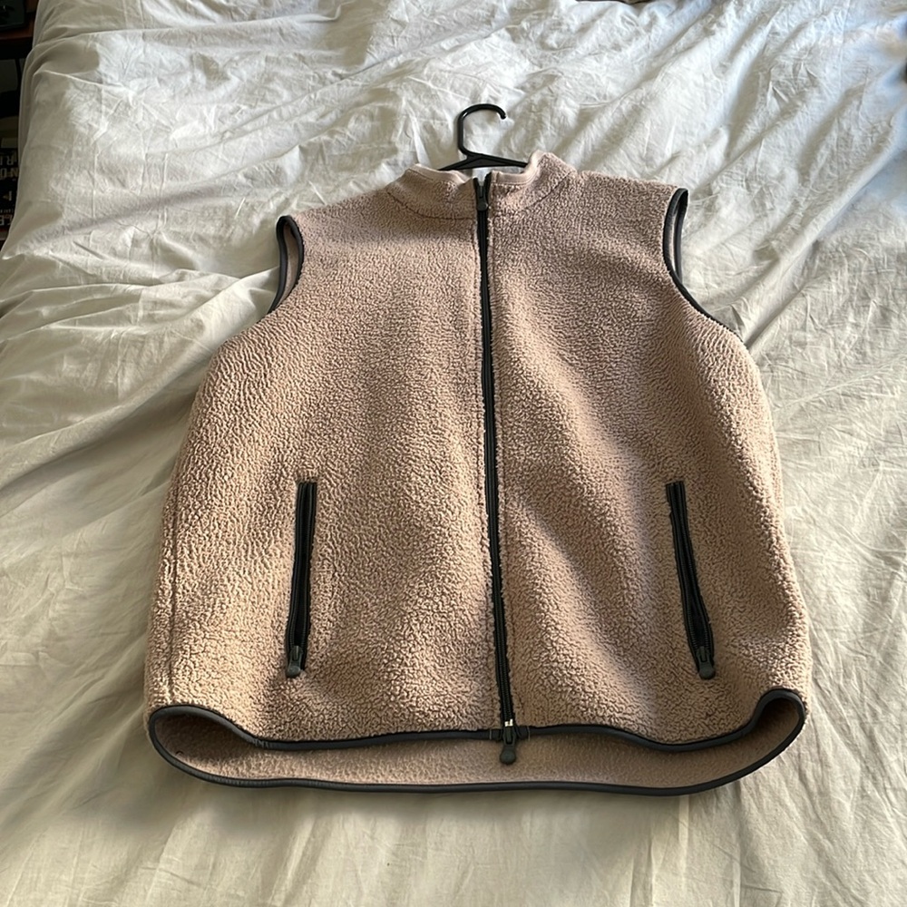 Sherpa Oat Medium Greyson Fleece Vest